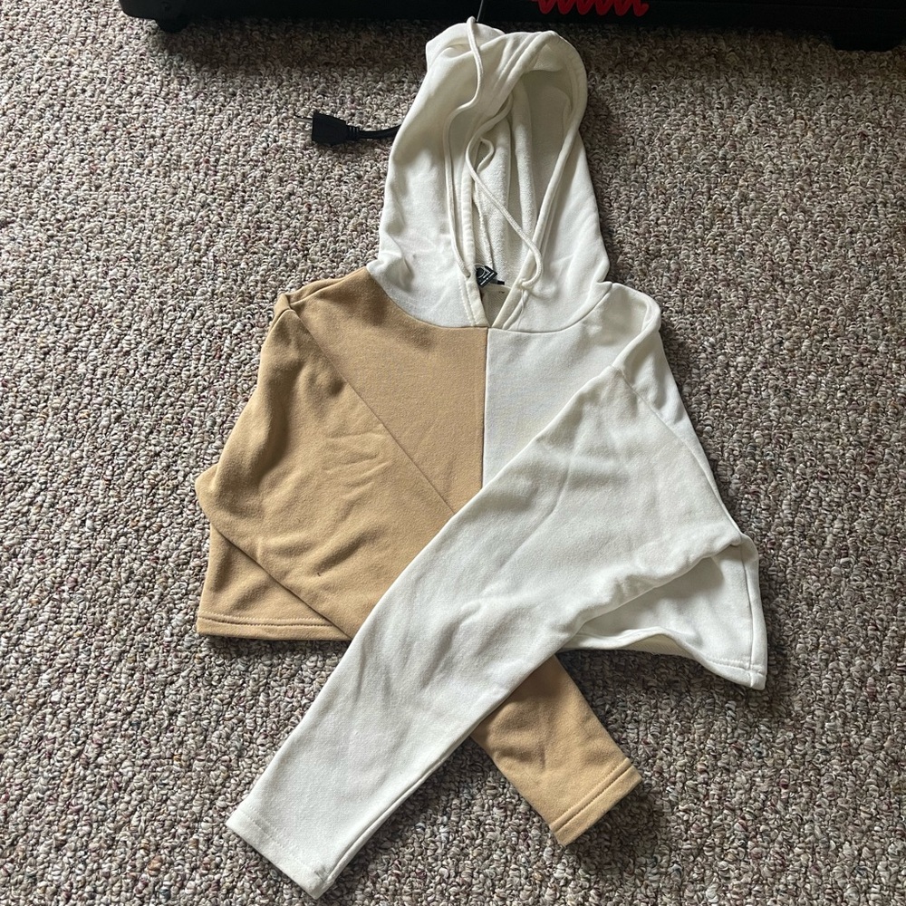 Forever 21 Cream and Tan Cropped Hoodie
